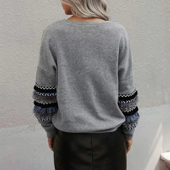 ⚡️Gray Ruffled Sweater - Picture 3 of 3